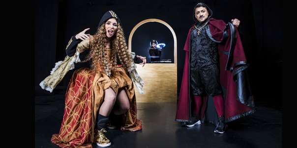 <a href="/M21madrid/">M21 Radio</a> <a href="/TeatroAlfil/">Teatro Alfil</a> 16.00 @DameTeatro Pablo Paz y Natalia Calderón nos cuentan la historia de <a href="/LaCalderona_/">María Calderon</a>  Mucho @yllana_p ¡Un regalo!