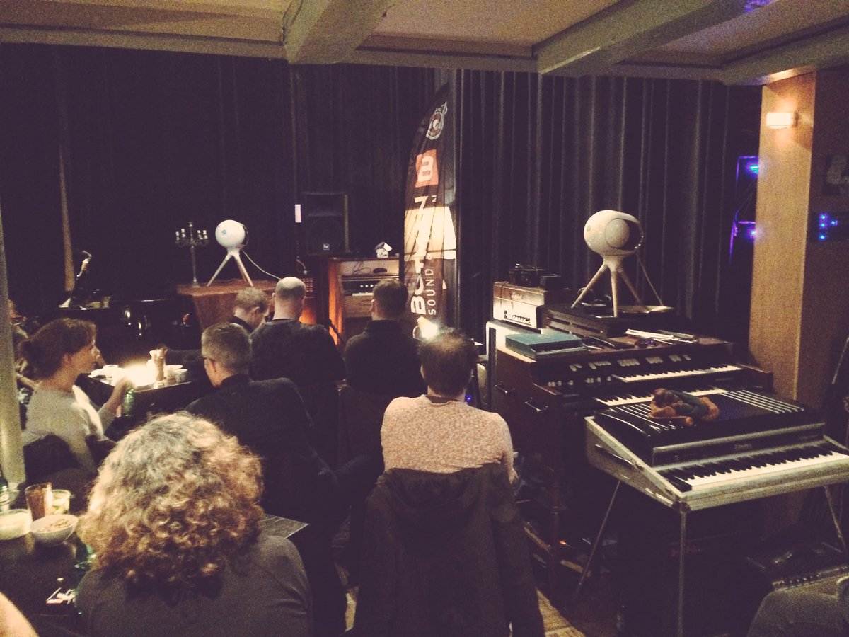 Luistersessie van <a href="/timknol/">Tim Knol</a> s nieuwe plaat @ MI5 Studio. Te gek!