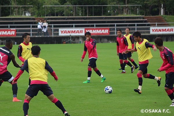 セレッソ大阪オフィシャル トップチームは明日のガンバ大阪とのルヴァンカップ準決勝第2戦に備えてトレーニング ポゼッションやシュート練習などの試合前日メニューを行いました T Co Crwcekgagp Cerezo セレッソ大阪 セレッソ大阪オフィシャル トップチームは明日のガンバ大阪とのルヴァンカップ準決勝第2戦に備えてトレーニング ポゼッションやシュート練習などの試合前日メニューを行いました T Co Crwcekgagp Cerezo セレッソ大阪