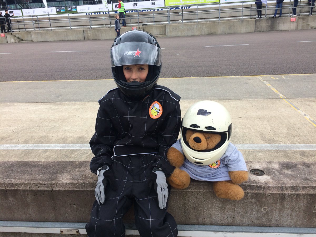 Franc Pm2 is looking for new car designs as teams walk by... #GP #GPselfie #GPfinal