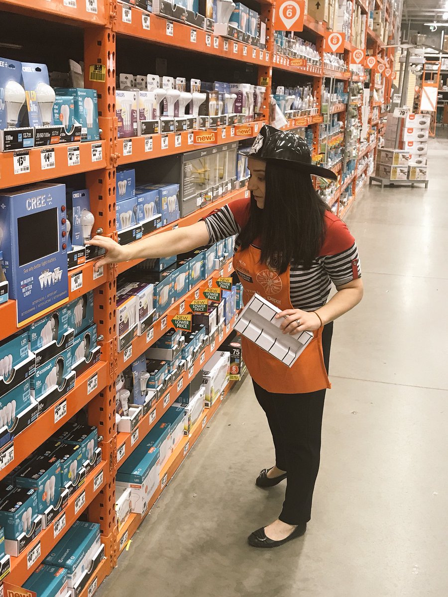 Tyow0589's tweet photo. @marissabarone1 Dressed For The Fire Safety Event ⛑
#SafetyFirst  🚒🚑👩‍🚒 @kjl265 @EvanSchroer https://t.co/OUIHJolyxi