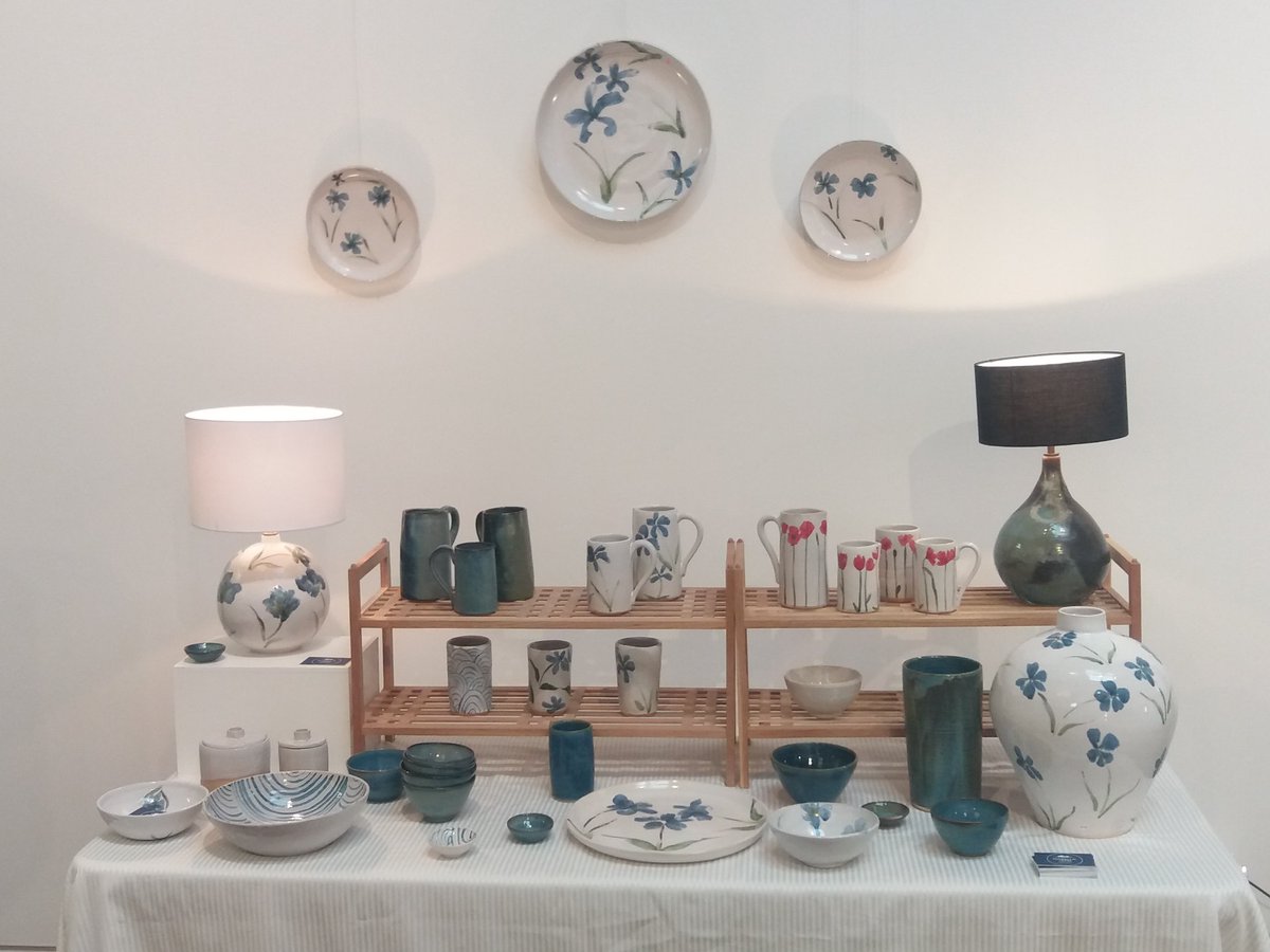 Discover a fantastic array of designs at <a href="/handmadeinhigh/">Handmade In Highgate</a> including <a href="/i_l_ceramics/">isabella lepri simpson</a> <a href="/traceylordknits/">Tracey Lord</a> <a href="/rachelormeuk/">Rachel Orme</a> @romordesigns #highgate