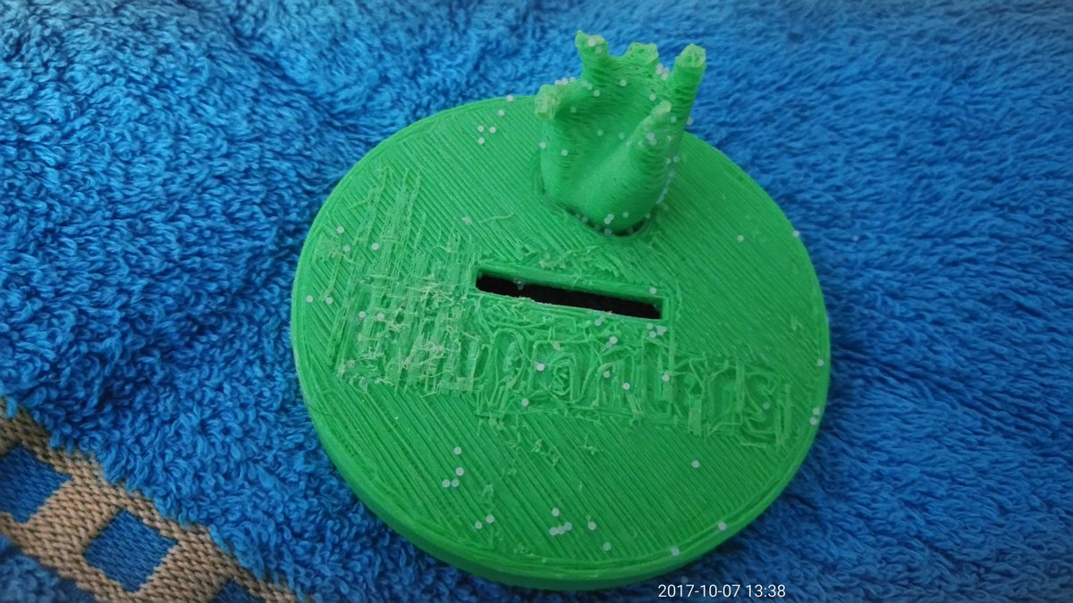 LimbPrinters's tweet photo. How to transform pringlebox into a charitybox... #limbprinters #lidl #pringles #tanzania #prosthesis #children 3D printing https://t.co/c8B3KtgdEb