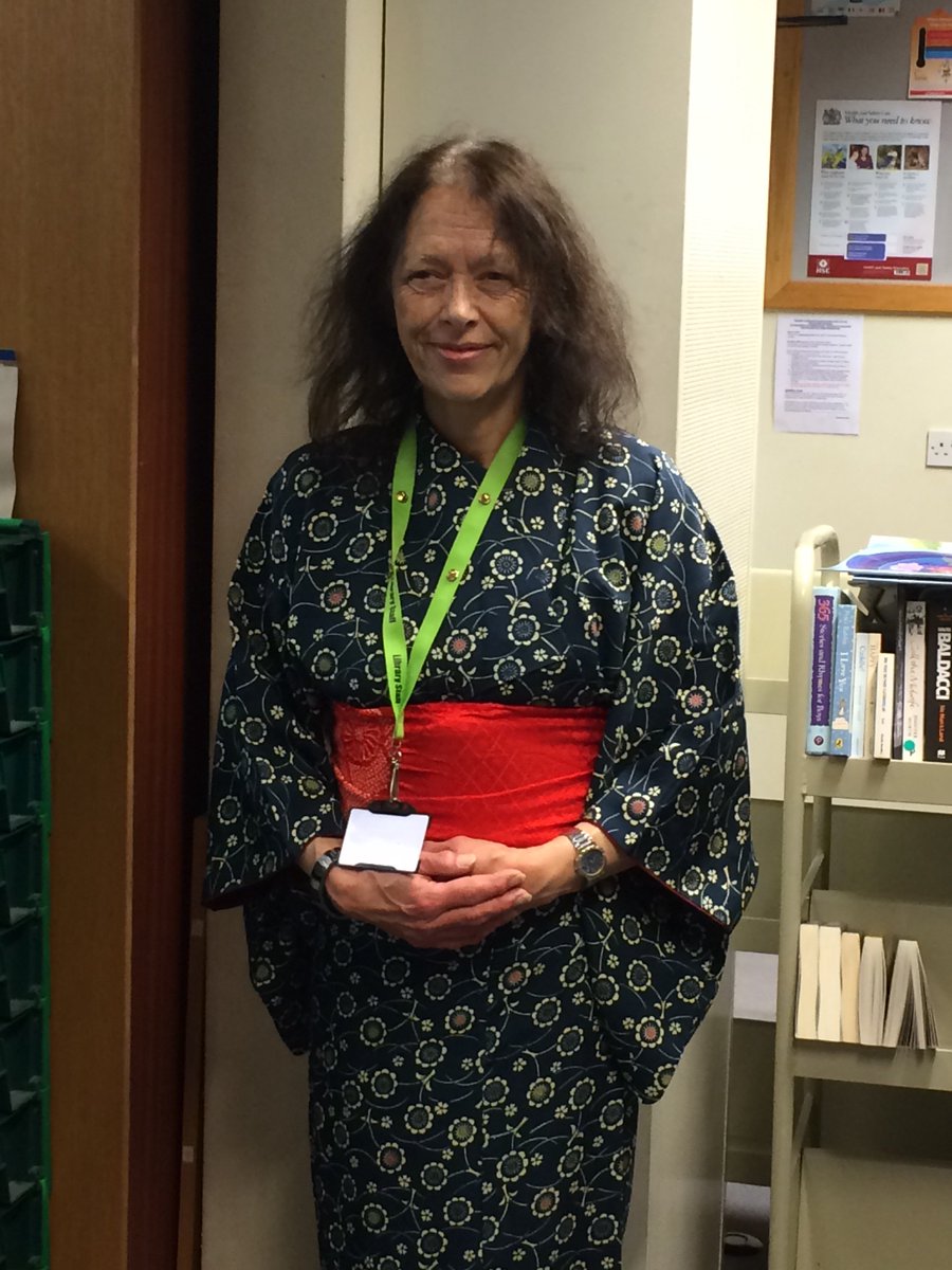 SomersetLib's tweet photo. New uniform for @SomersetLib staff! #funpalaces https://t.co/epM0bCvGKG