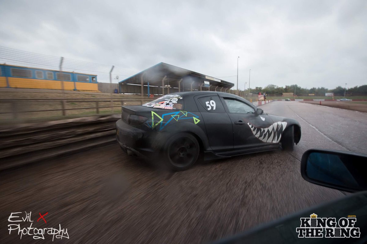 Already a few hours of practice has flown by!

Get down here from 5pm to catch the last round this year!

#kotr #kingofthering2017