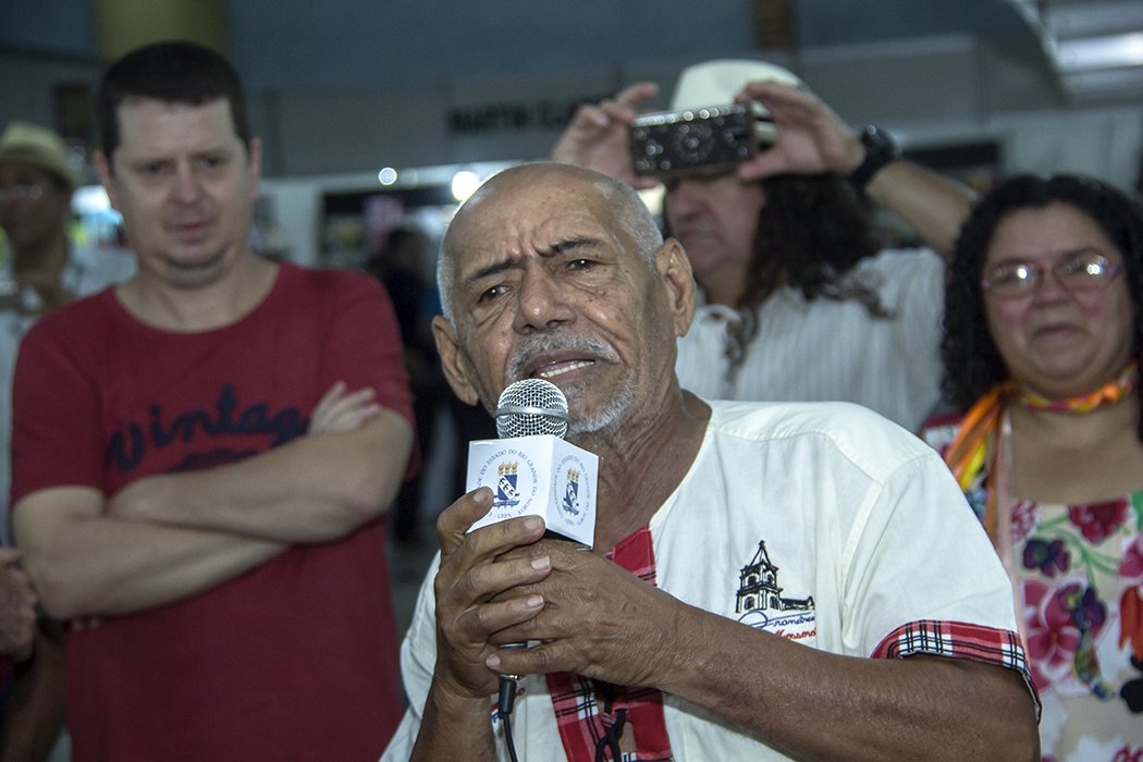 FLiQNatal's tweet photo. Bom dia! Ontem foi um dia cheio de encontros com a cultura aqui na FLiQ 2017, com a presença de Antônio Francisco prestigiando o evento! https://t.co/E0lkwBvyhH