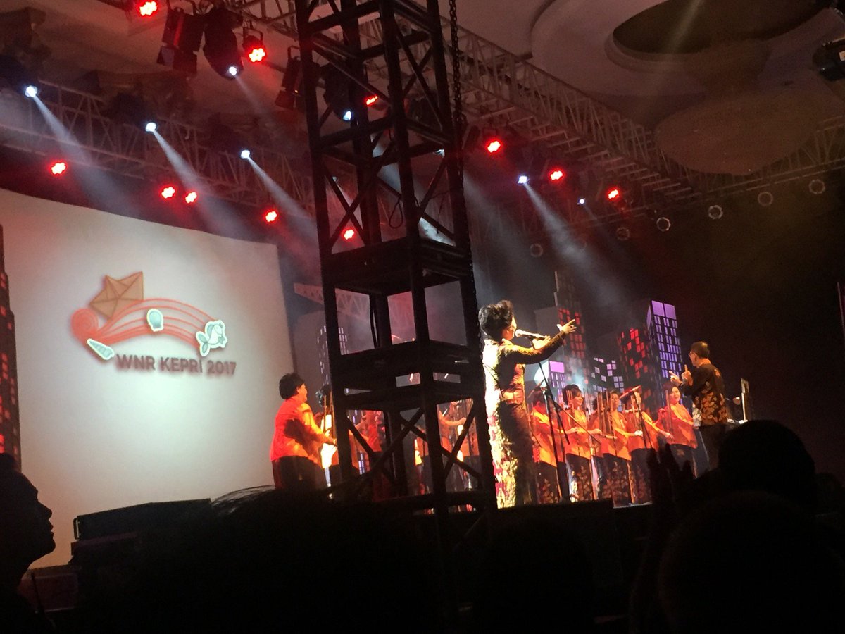 I'm at Ballroom Harmoni One swarmapp.com/c/jHBfMDoNewU