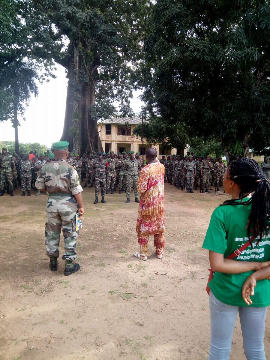 majguinee_ssr's tweet photo. Informer,sensibiliser pour Sauver.Caravane de sensibilisation pour le dépistage volontaire Au camp Kemè burama de Kindia
#YouthConnectGuinea https://t.co/qlEKvjyq1G