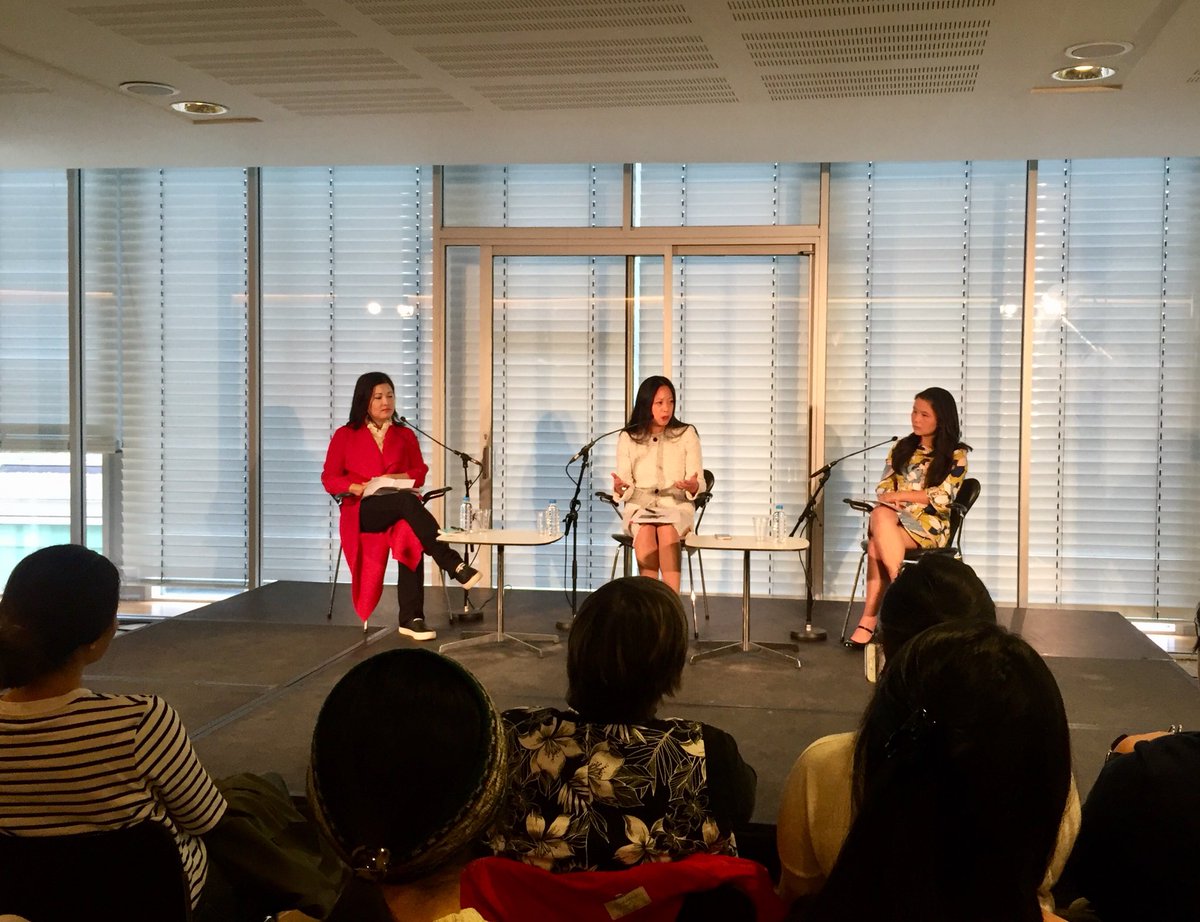 Luo_Qing's tweet photo. @meifongwriter & @joykailingxie @southbankcentre discussing likely impacts of #TwoChildPolicy #二孩政策 on #genderequality #男女平等 #ChinaChanging https://t.co/mGmKn3vzP0