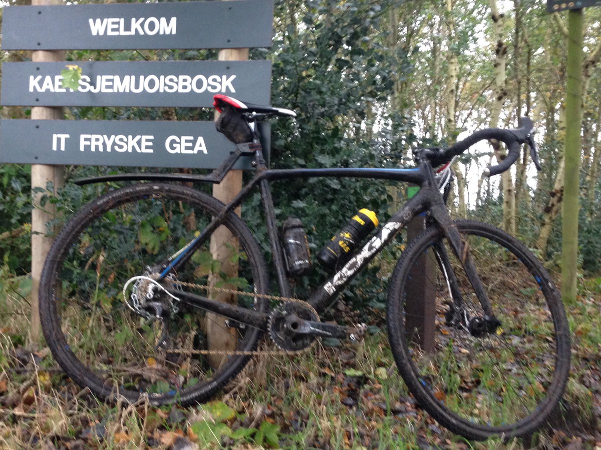 martinschuttert's tweet photo. Fryske Gea 👌🏻#cyclocross #tour #trynwalden #mud #offroad #cycling #adventure #nature  #explore #outside #outdoor https://t.co/rbCcKWALXT