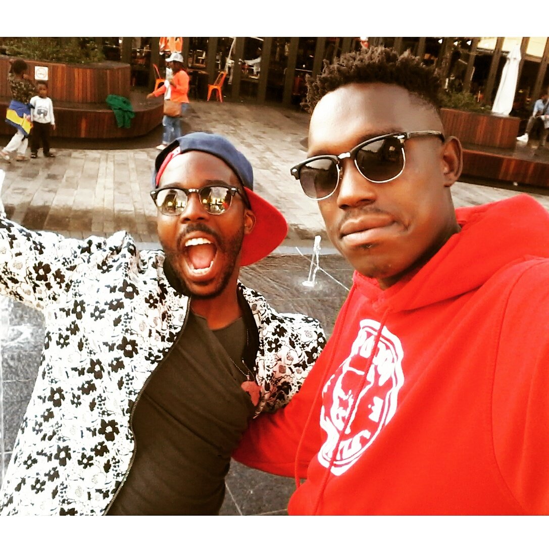 Siar_Maspila's tweet photo. Proudly "AFRIKAN ROOTS" Happy #weekend 😆😆 #follow @afrikanroots1
Visit: https://t.co/5kSMo9ebmZ
#fillupbunduinn
#BangTheDrums
#onthe8thday https://t.co/A1EK9Po2AY