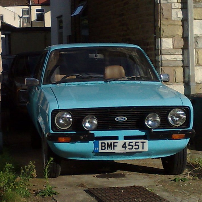 London_Paolo's tweet photo. The #Volvo360 is a very rare GLE SE, with leather &amp; A/C (but no PAS!). Owner is 91, owned it from new. https://t.co/6Ju3iIGk1a