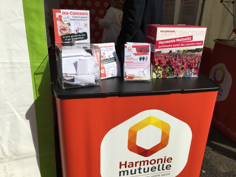 hmutuelle's tweet photo. #octobrerose ce weekend nous sommes aux #fouleesroses #berry ! Des guides recettes #lsdva à gagner & 1animation #alimentation vs attendent ! https://t.co/76x0bd5QYJ