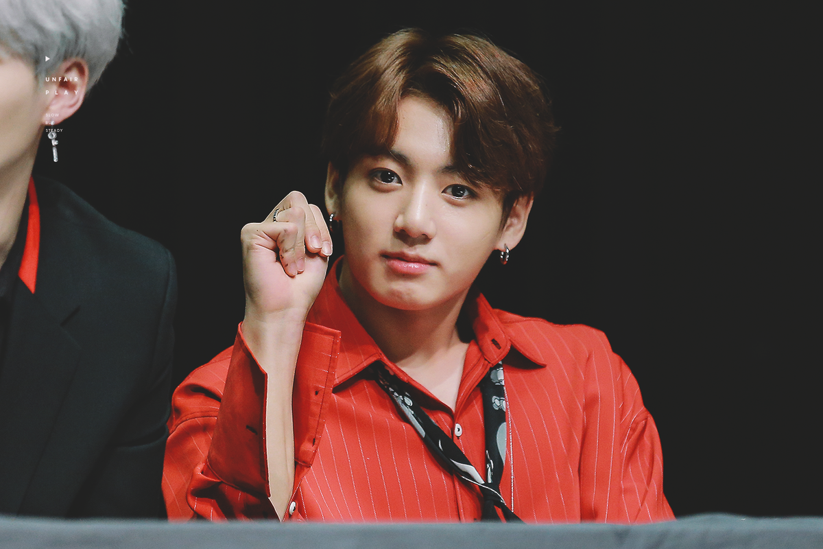 unfairplay97's tweet photo. 171007 흰물결 아트센터

셋, 둘, 영!

#방탄소년단 #정국
@BTS_twt https://t.co/fh82vdJ0Th