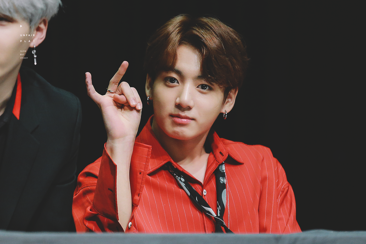 unfairplay97's tweet photo. 171007 흰물결 아트센터

셋, 둘, 영!

#방탄소년단 #정국
@BTS_twt https://t.co/fh82vdJ0Th
