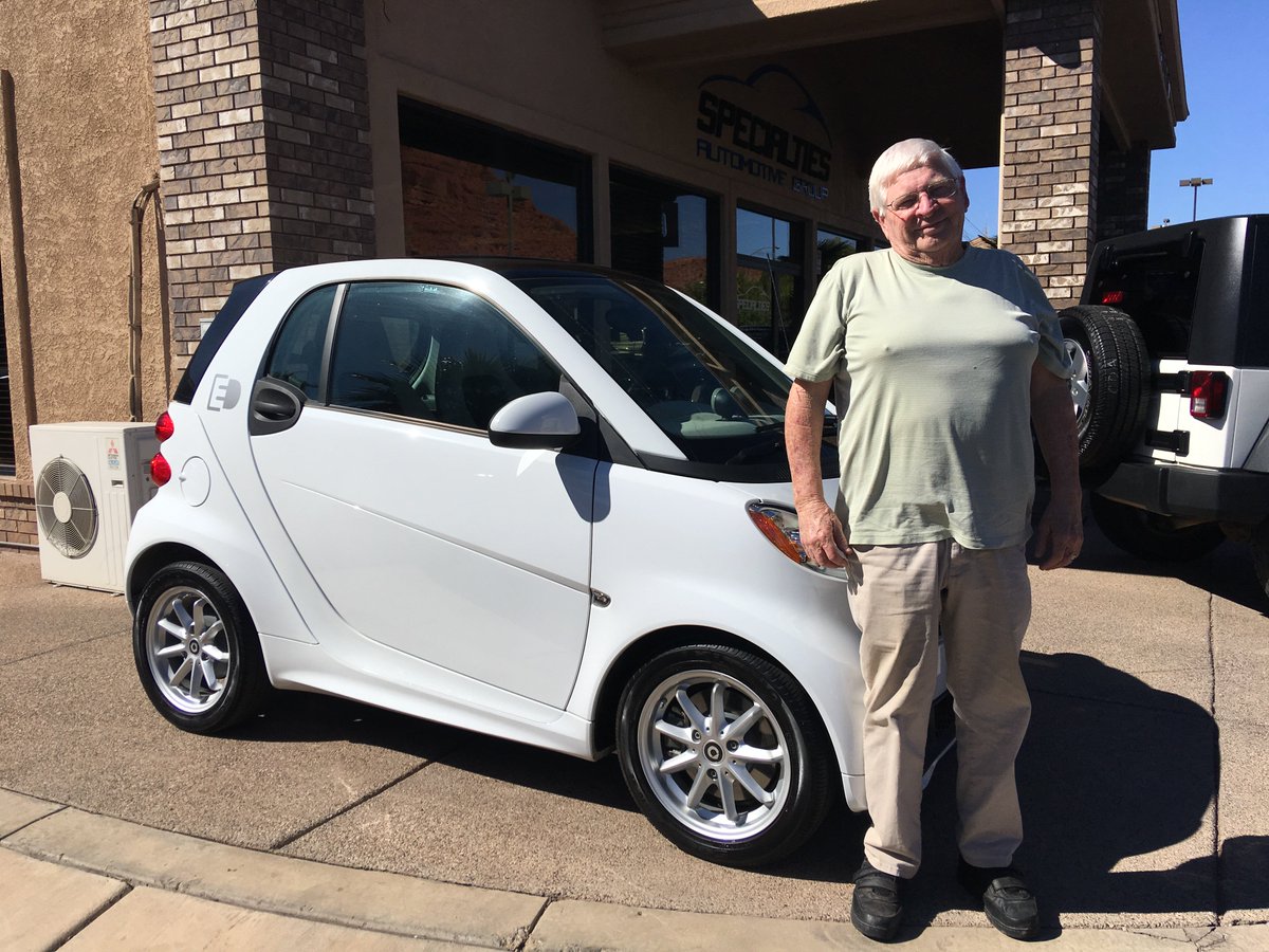 SAGutah's tweet photo. 2014 Smart Fortwo Passion Electric! Thank you for your business, Lynn! #HappyCustomers #SpecialtiesAuto #Smart #Fortwo #Electric #EV https://t.co/rpIpd0QBXy