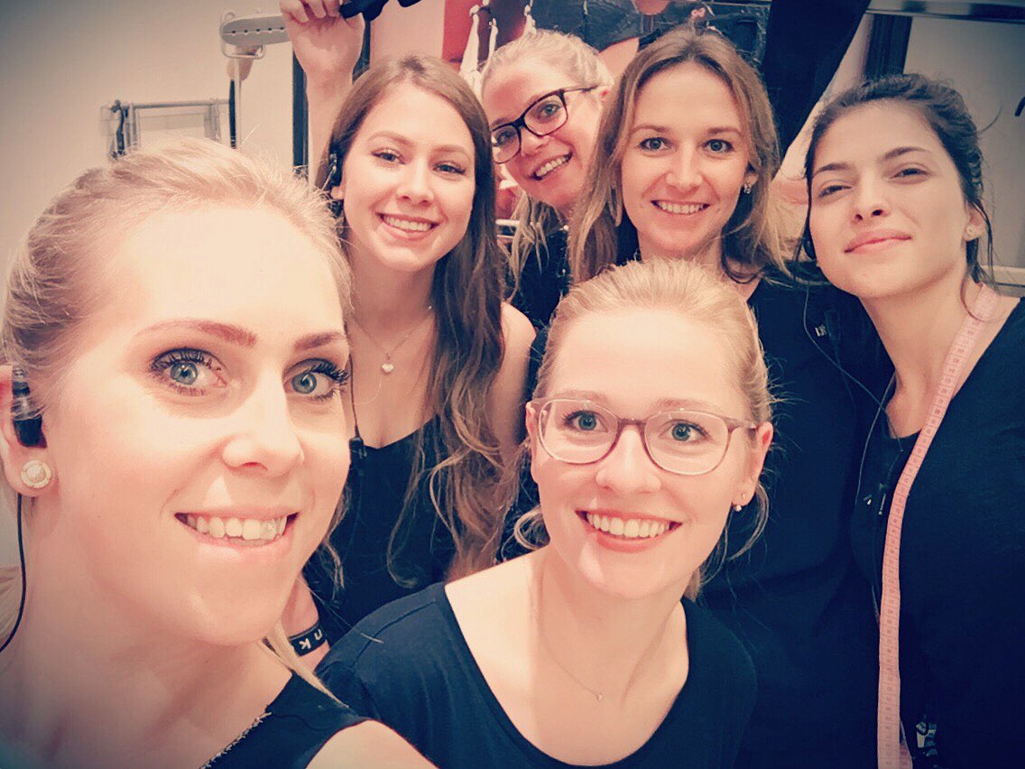 DanniehEh's tweet photo. Bra-Party and we LOVE it 💕
@Hunkemoller 🎀

#3rdbraforfree #hunkemöller #hkmcrew #loveourJob #bestplacetowork https://t.co/rUywPxv78v