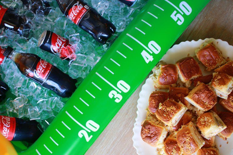 itspamdel's tweet photo. #ad Need some game day food inspo?! Check this recipe out #GameDayBundle #PlayPauseRefresh #CBias https://t.co/amAepgQY0Y https://t.co/WXRFdb1eu0