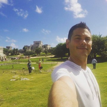 View image on Twitter