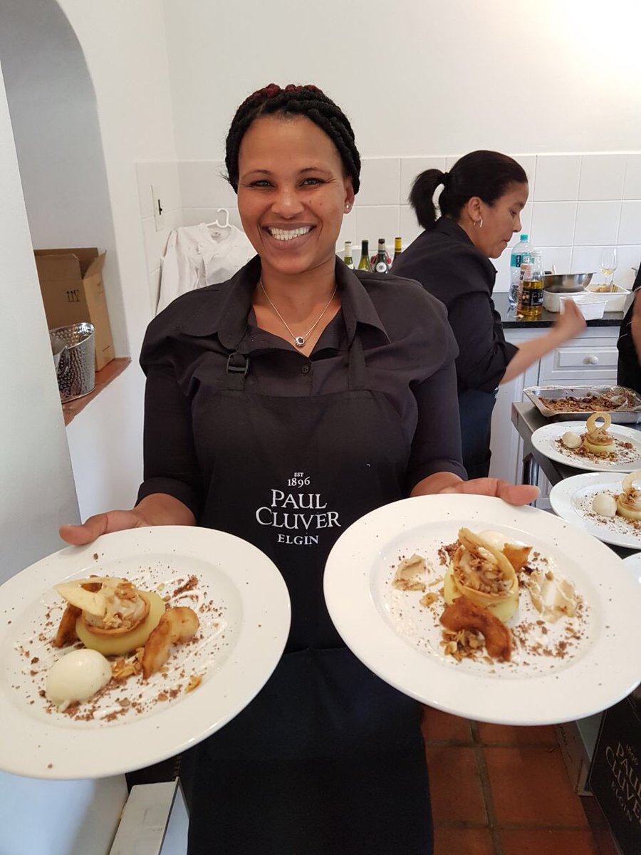 PaulCluverWines's tweet photo. Dessert is served! #ElginCY @oakvalkeywines #JulienSchaal @winesofelgin https://t.co/kMD35U1Ewf
