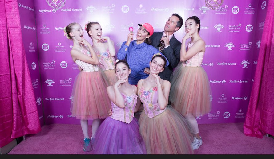 TheNutmegBallet's tweet photo. #PinkPartyCT
#PinkRocksCT
#KomenNE https://t.co/SKhi7E2odz
