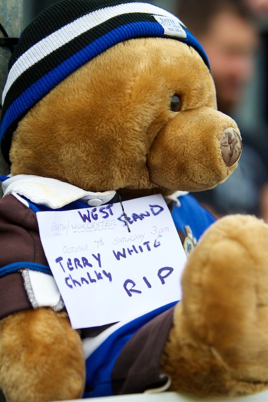 uksportingpics's tweet photo. Poignant tribute ahead of todays @bathrugby v @WorcsWarriors @premrugby game at the Rec. @bathsport https://t.co/SbTlUfPoEW
