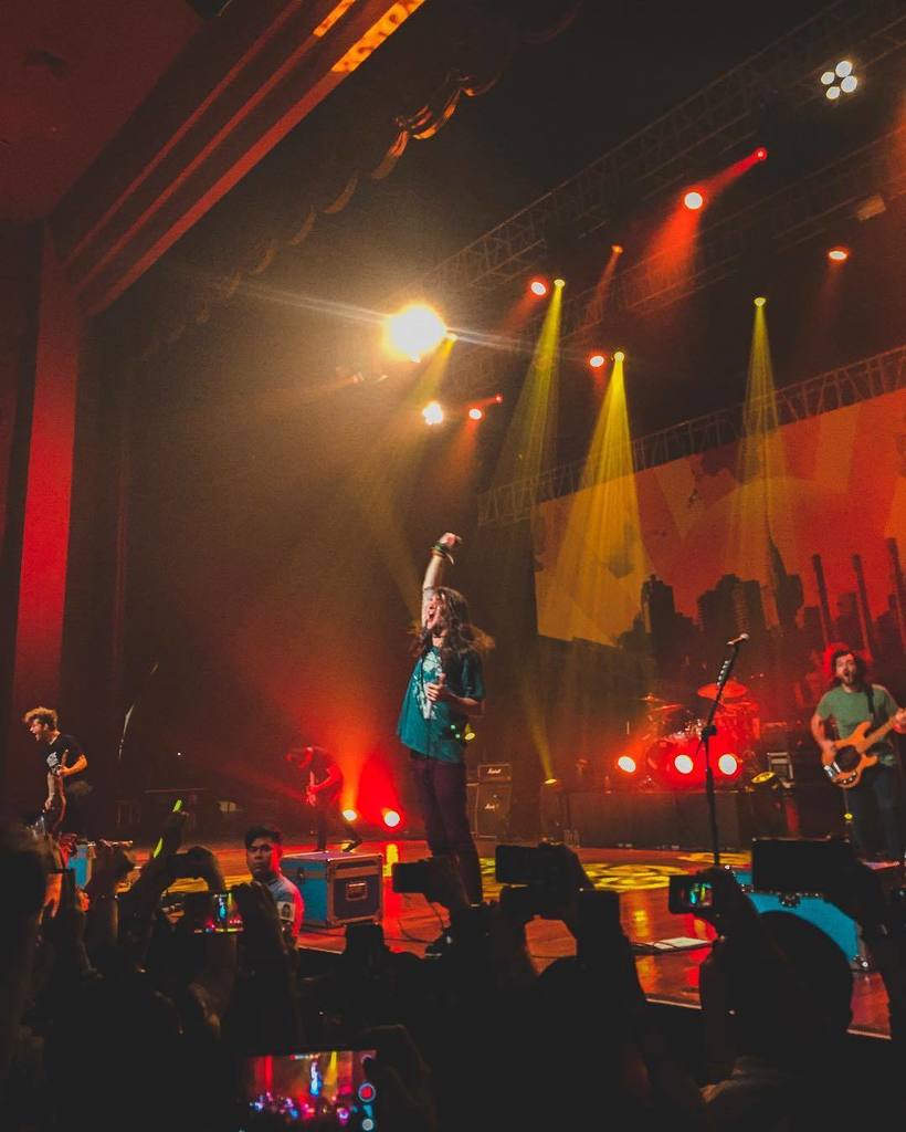 paoloumpa's tweet photo. Manila can’t be still tonight ❤️ #SmartMaydayParade #SmartMusicLive https://t.co/eRBJkg3of5 https://t.co/RQOuWli8u1