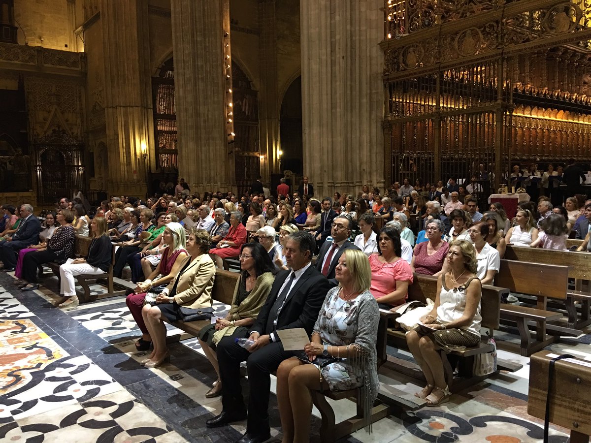 VedrunaNervion's tweet photo. Ayer culminamos la conmemoración de nuestro #50aniversario con una Eucaristía de acción de gracias en La Catedral de Sevilla #inolvidable https://t.co/BXDUJVBSwl