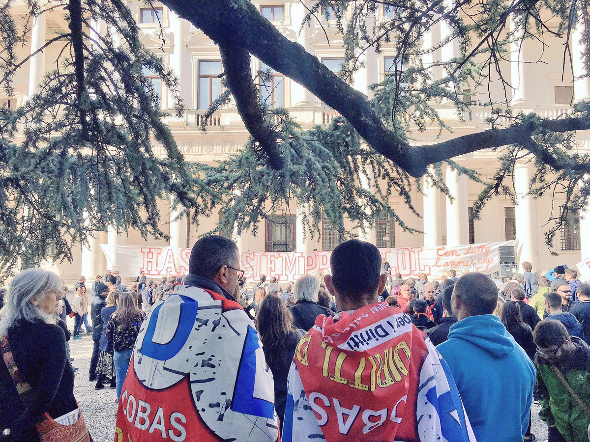 adlcobas's tweet photo. #Vicenza la città, i compagni e le compagne di una vita oggi in piazza per salutare Olol #ciaoOlol per sempre con noi #LaLuchaSigue https://t.co/JnvE3rdwL4