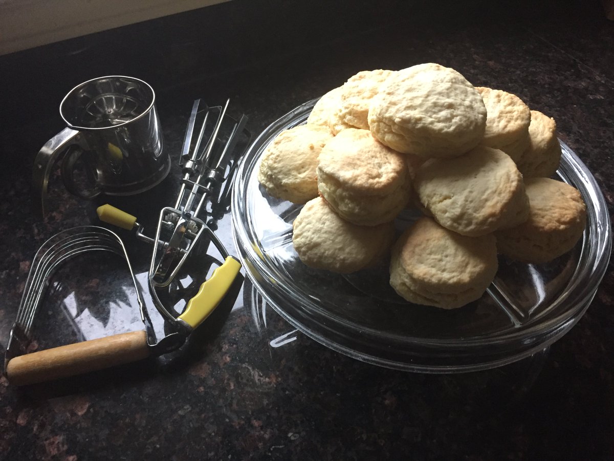 I baked these scones by substituting cream with our 6% sheep milk. Wishing everyone a great start to the weekend. #sheepmilk #thesimplelife