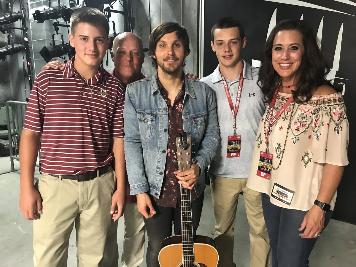 Win_Anyway's tweet image. Thanks so much @charlieworsham Have fun at the @opry tonight!