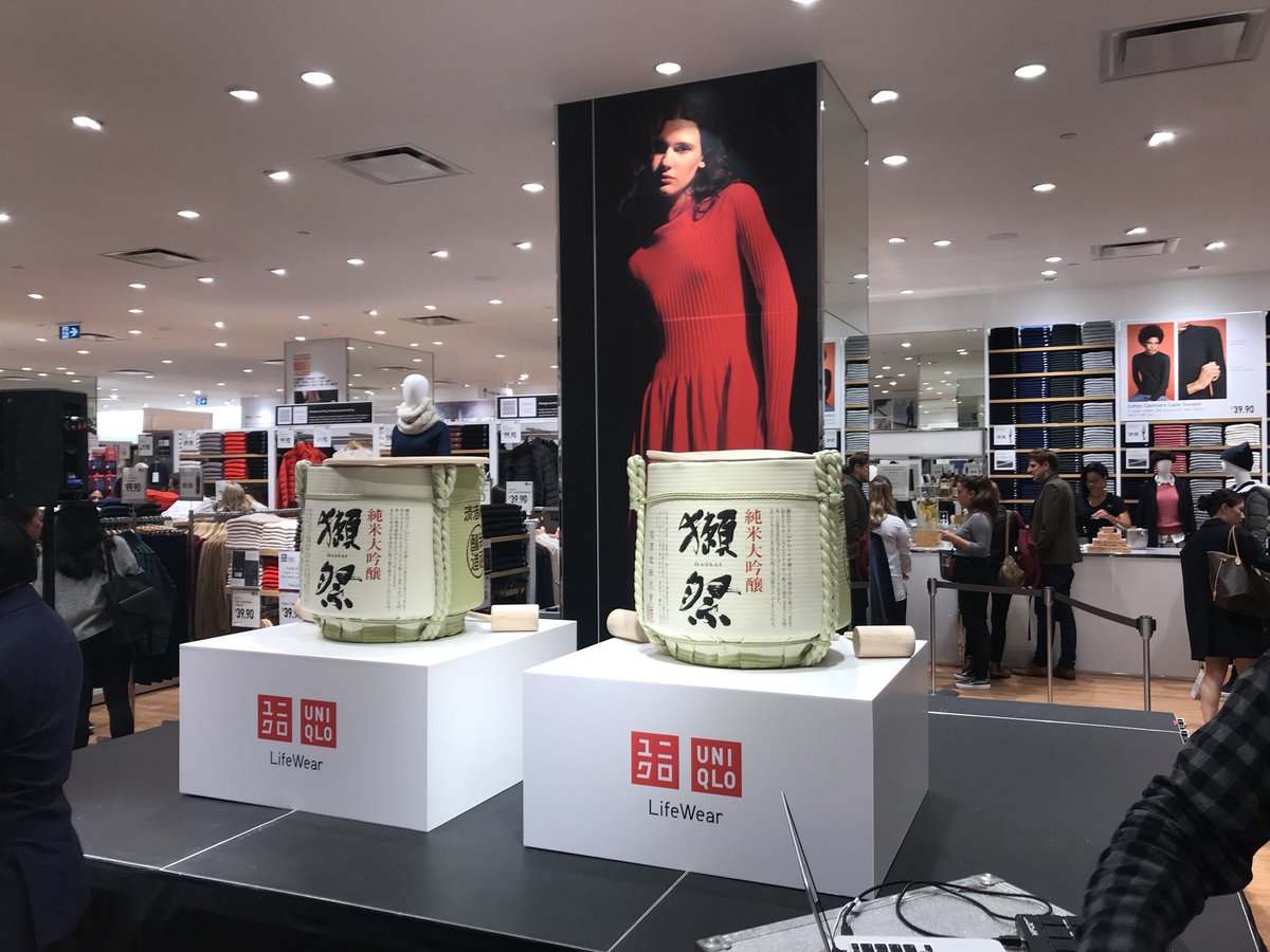 claudesirois99's tweet photo. Grand opening of another world class retailer @Uniqlo_Canada at @MetropolisatMet  WOW!!!!@IC_Comms @CityofBurnaby #naturalUnion https://t.co/v0iPX4DIFI