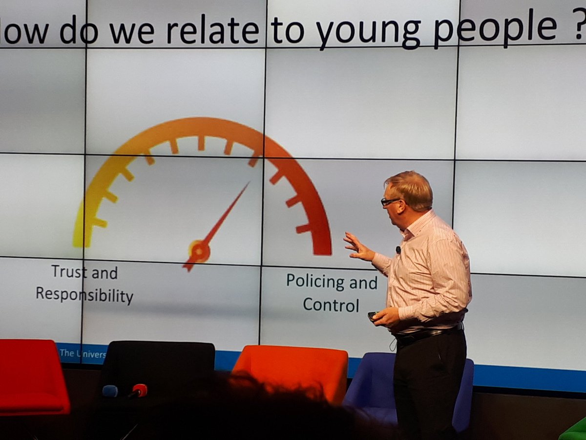 Coláiste de hÍde tweet media