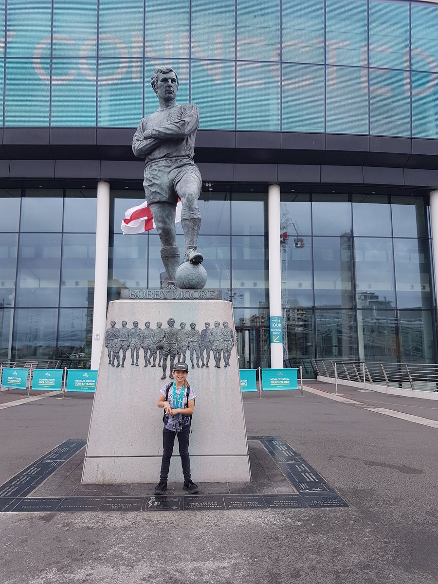 tinawarren's tweet photo. #WembleyCup https://t.co/2tZF3SI2Bq