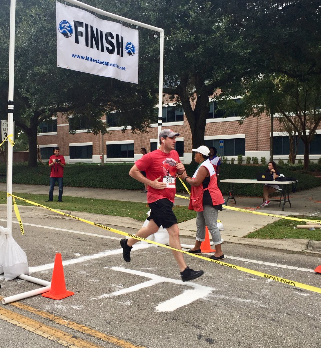 Elizabeth_C_Ray's tweet photo. Proud of @gerald_whitney this morning, running in @TallyRedCross’ #HurricaneRun. Biggest fan? Elijah. #RunForRecovery #IHeartTally #LoveFL🏃🏻 https://t.co/eq9NNeOyQK