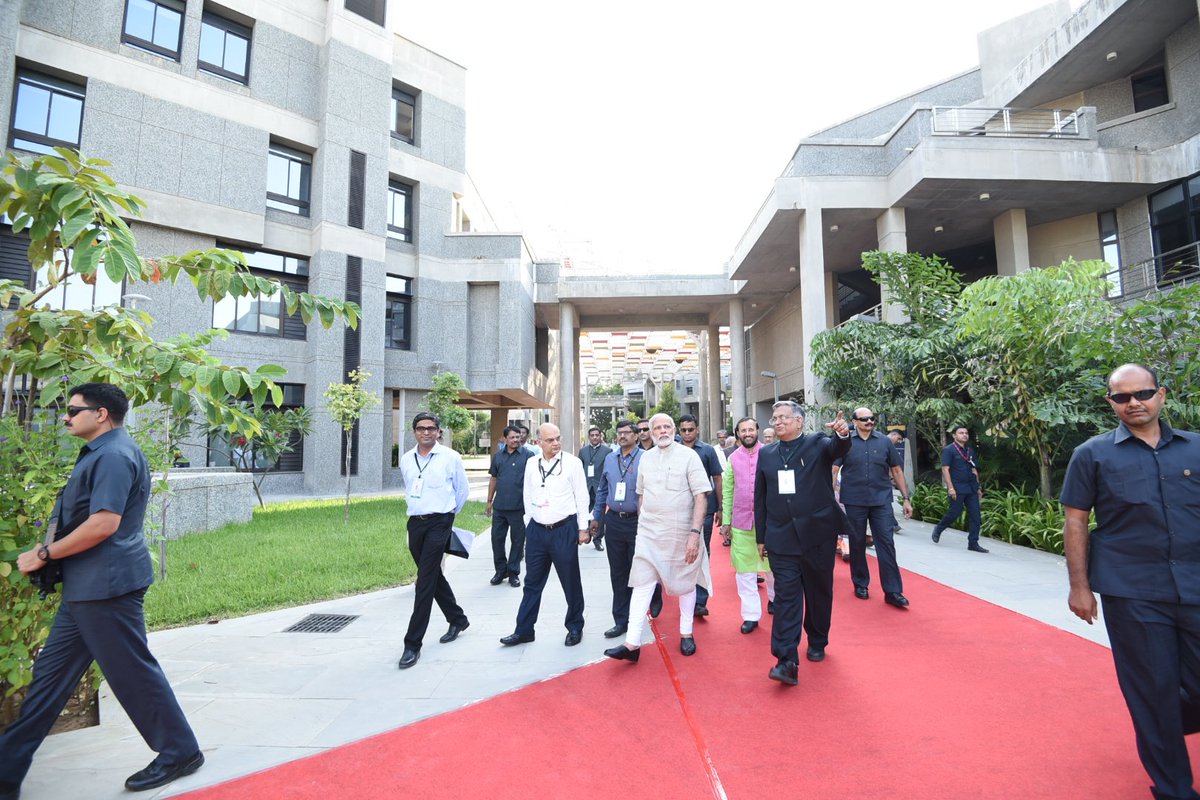 narendramodi's tweet photo. Had a wonderful interaction with youngsters from IIT Gandhinagar. Talked about vitality of innovation in society. https://t.co/aY7PHKapI0 https://t.co/aNOsHJDHjx