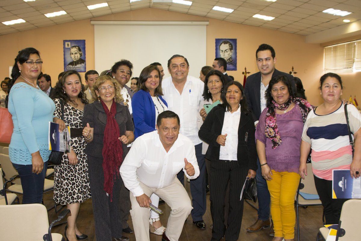 MongoSanchezR's tweet photo. Gracias #Loja por el cariño, gran jornada de trabajo en análisis de #ReformasCOOTAD.  El diálogo será base fundamental para construir juntos https://t.co/U8gBC4WvKo