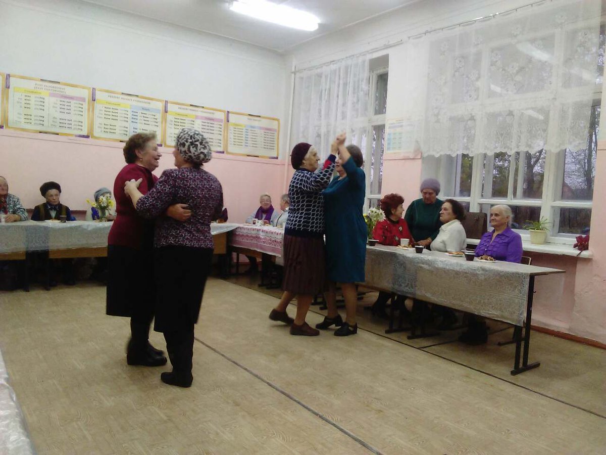 Как у классика, попал с корабля на бал, преодолев 6,5 тыс.км прямо на праздник в ТОС"Красный"на день пожилых людей!