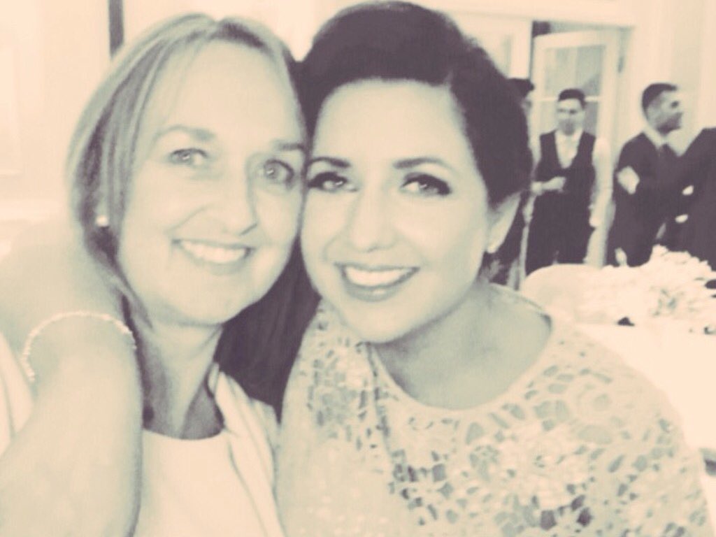 AllisonJaneSmi2's tweet photo. With my beautiful sister, celebrating our brother's special day #bridgey🎩 https://t.co/011gbJ62N6