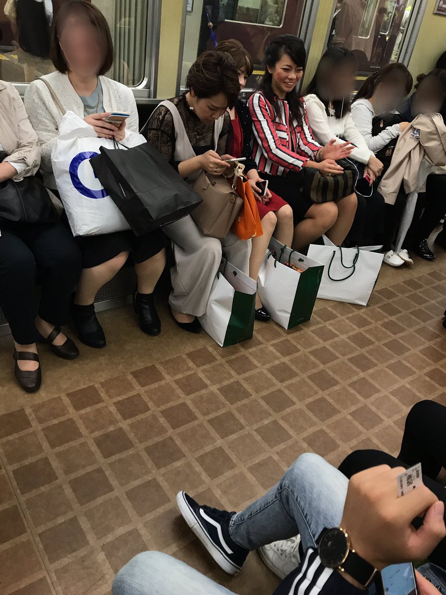 O Xrhsths 毒吐きしましょ Sto Twitter いくら綺麗にしても 性格がブスだと 残念だねwwww 暴言吐きまくり 舌打ちしまくり ドン引きだわwww まぢ性悪女ども 類は友を呼ぶ クズはクズで固まるんだねwww クズがいくら集まったって ゴミの塊にしかならないよww T Co