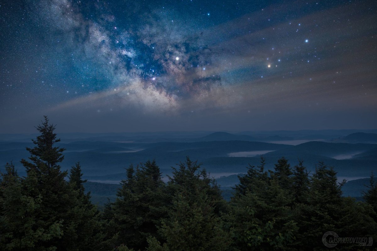 redditSpaceView's tweet photo. Feeling wild and wonderful over the incredibly dark skies of Spruce Knob, WV #Space #Universe https://t.co/ekgIDhsX2b