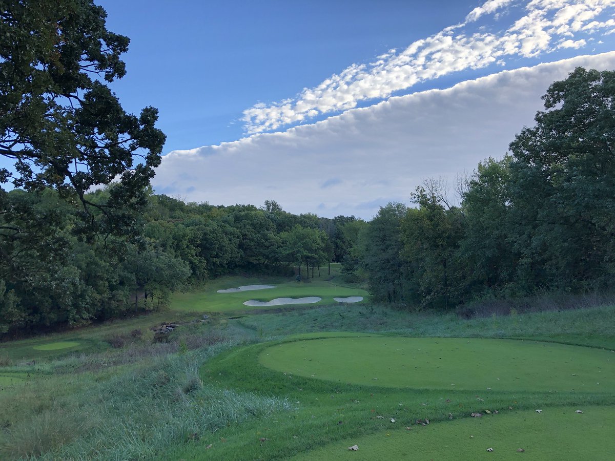 taylorolson40's tweet photo. Right place at the right time. #Hallbrook https://t.co/zXcn0DFe4Y
