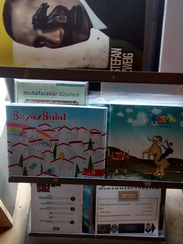 <a href="/beyazbulutdergi/">BeyazBulut Dergisi</a> istanbulda üsküdarda #kizkulesikitabevinde <a href="/kaknusyayinevi/">Kaknüs Yayınları</a>