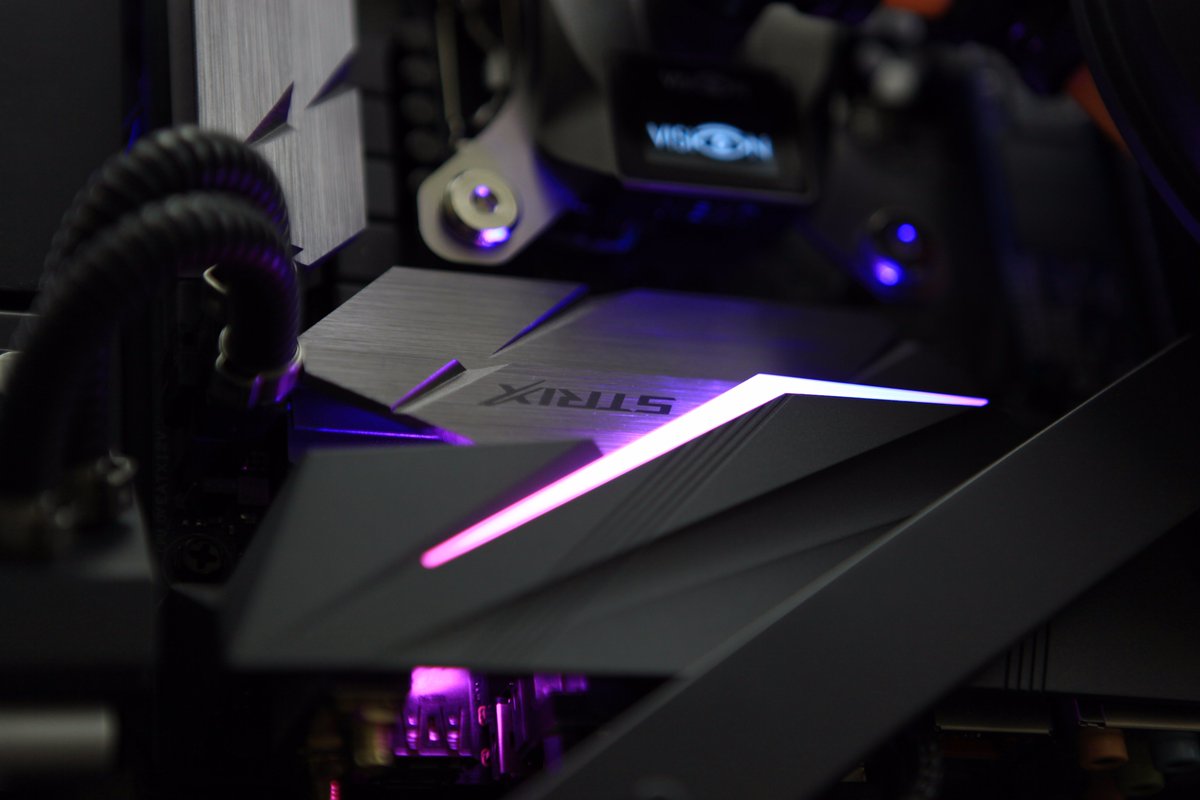 ASUS_ROG's tweet photo. ROG Carbine. The very best there is. When you absolutely, positively got to frag every n00b in the room, accept no substitutes.📷@capten_cork https://t.co/1XVYY6qnEL