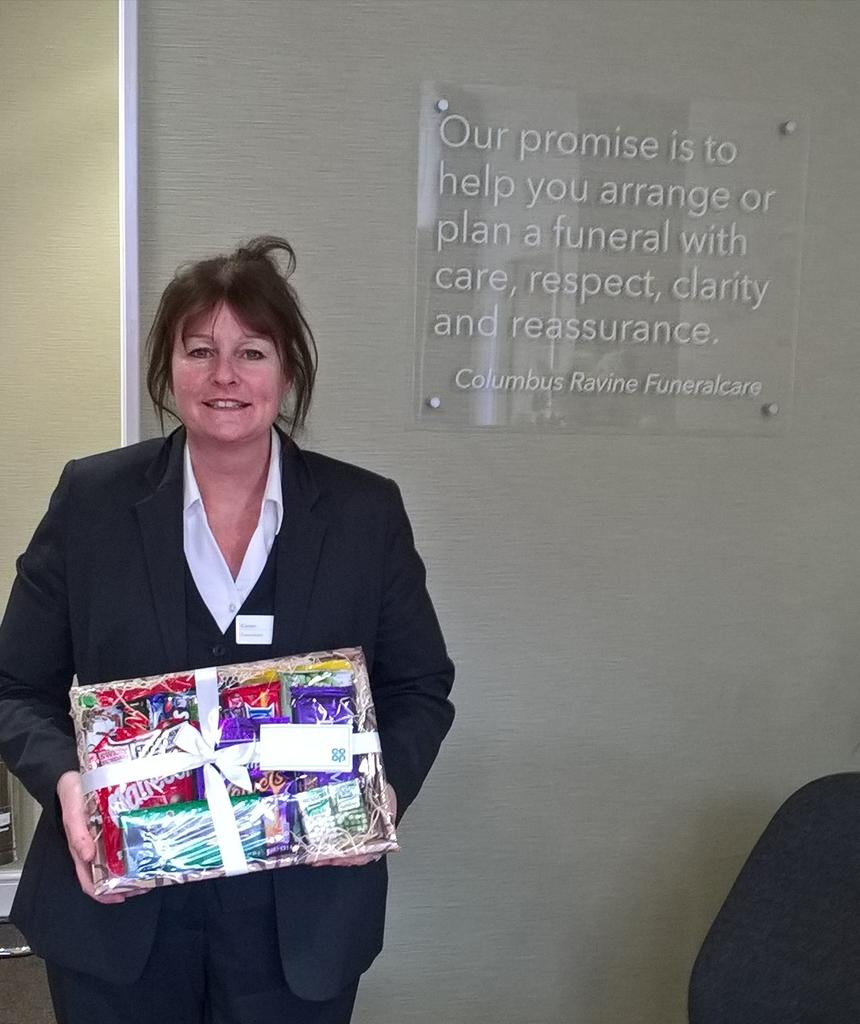 JodiePask1's tweet photo. Well deserved 'simply thank you' for the Scarborough team. Thank you @ljallen2505 @CoopFuneralcare &amp; thank you team for all the hard work. https://t.co/Uudou2M1RU
