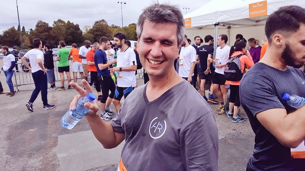 aquaray_fr's tweet photo. A l'arrivée :D
- > Bel effort !
#TechRun2017 https://t.co/bA1ZTvRvDm