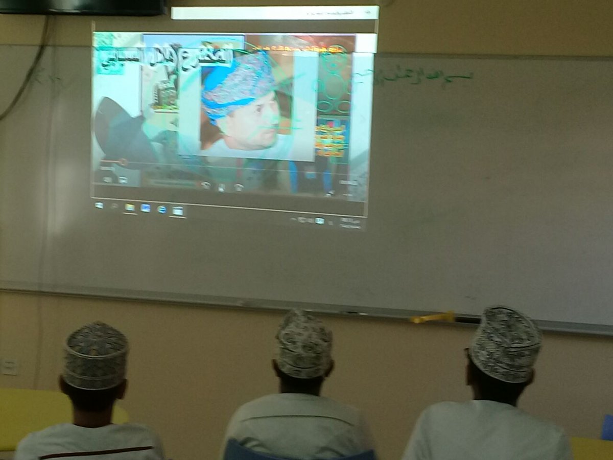 تفعيل حقيبة الانشطة المهنية في مدرسة عبدالله بن زيد "قدراتي ومهاراتي" من تنفيذ أخصائي التوجيه المهني بالمدرسة أ/خالد الحبسي
