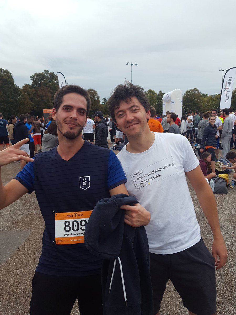 eventdrive's tweet photo. Nos 2 coureurs se retrouvent 😀 #TechRun2017 https://t.co/UWRmxX0teQ