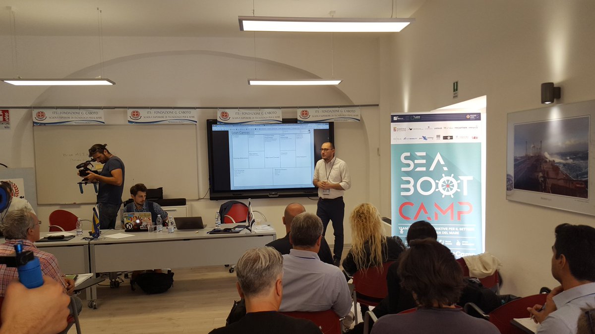 Spazi_Attivi's tweet photo. La formazione al primo posto per ITS Fondazione #Caboto #TractionManagement @BICLazio durante #SeaBootCamp #startup #EconomiaDelMare https://t.co/5AG8lQn354