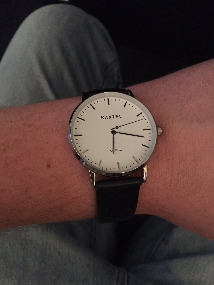 jjcooper87's tweet photo. @KartelWatches Be careful on a plane!! Lost the glass and the second hand!! https://t.co/dYYZi0Rh5v